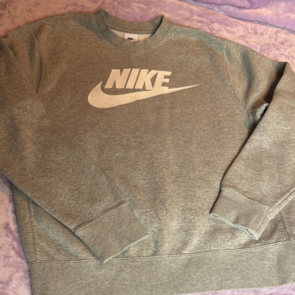 Nike Men's Heather Gray Crewneck Sweater